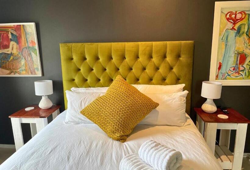 Номер Стандарт с Балконом, Calm Waters Guesthouse