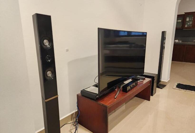 חדר משפחתי, Regno Residence The Infinity By Netflix