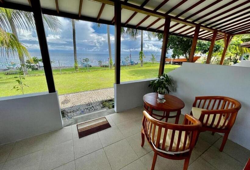 חדר סטנדרט נוף לים עם מרפסת, Tejakula Sunset Boutique Resort