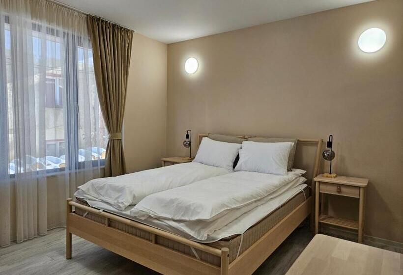 غرفة قياسية, Villa Geronimo