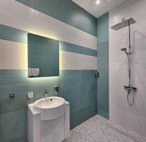 غرفة عائلية, Villa Geronimo