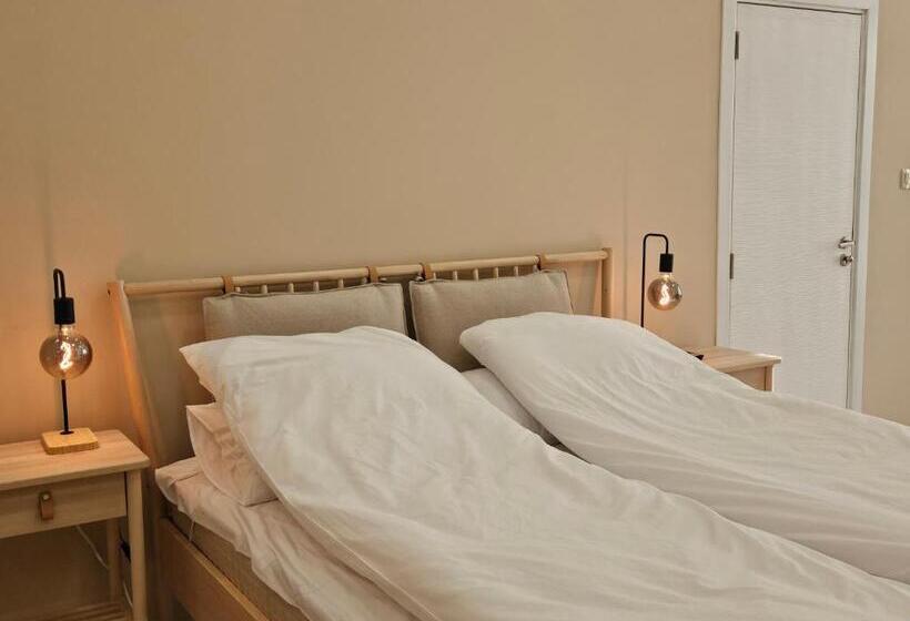 غرفة عائلية, Villa Geronimo