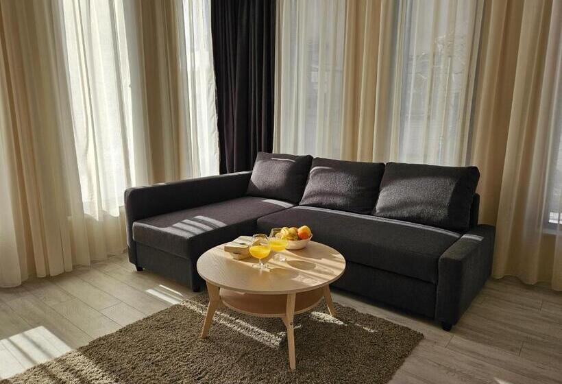 غرفة عائلية, Villa Geronimo