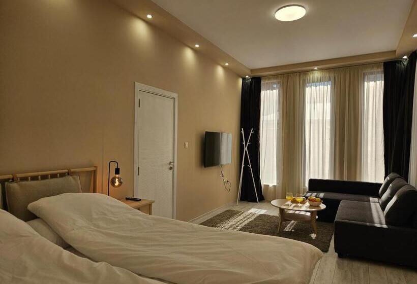 غرفة عائلية, Villa Geronimo