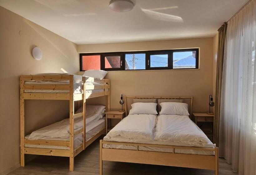 غرفة قياسية رباعية, Villa Geronimo