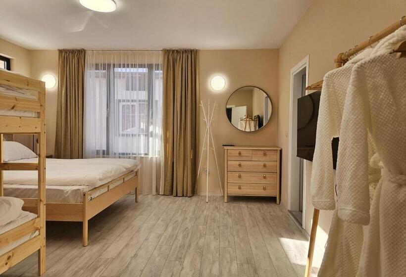 غرفة قياسية رباعية, Villa Geronimo