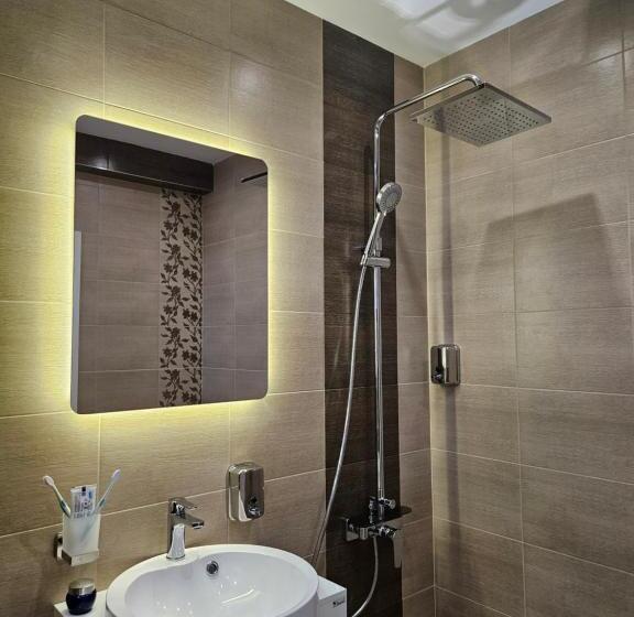 غرفة قياسية رباعية, Villa Geronimo