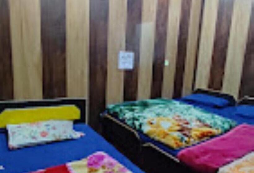 غرفة قياسية رباعية, Abhishek Hotel , Sonprayag