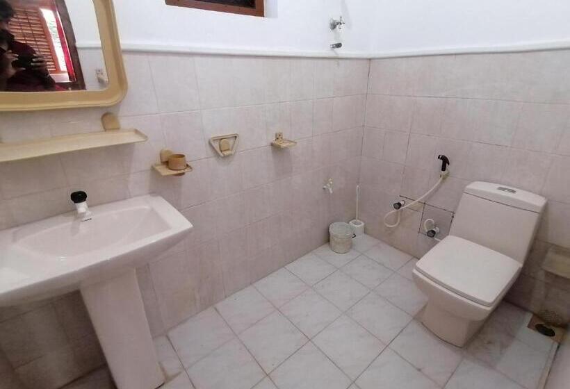 Семейный Номер, Sunshine Guest House