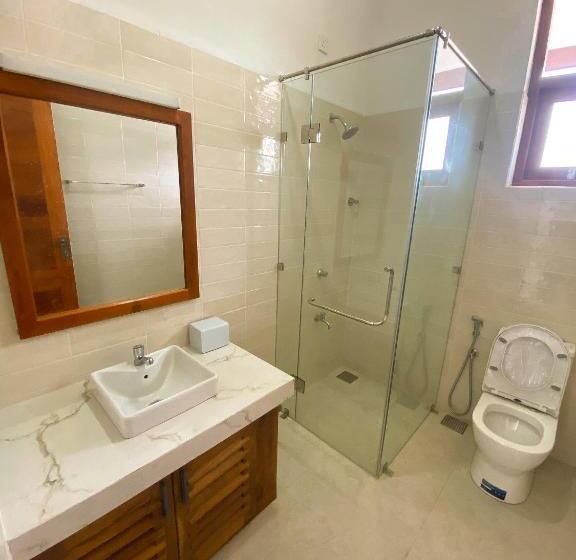 غرفة قياسية, The Doctors Villa