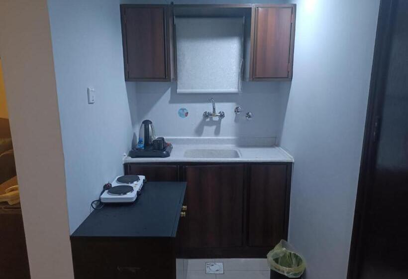 إستوديو قياسى, شقق الملتقي