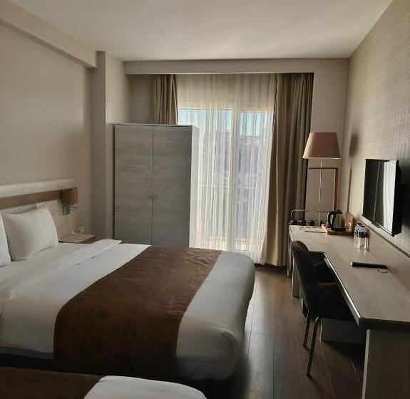 غرفة عائلية, Kanyon Vadi̇