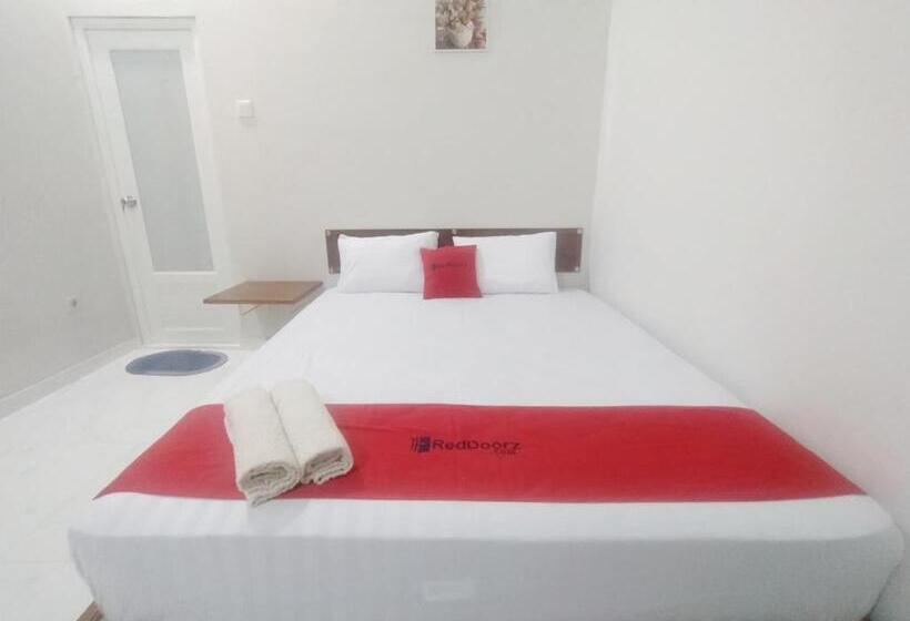 חדר דלוקס, Reddoorz Syariah Near Stasiun Purwokerto
