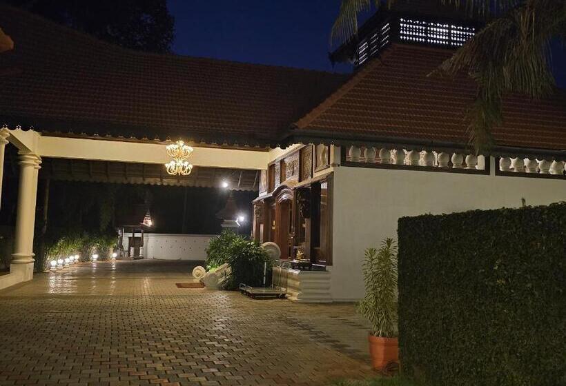 חדר דלוקס, Travann