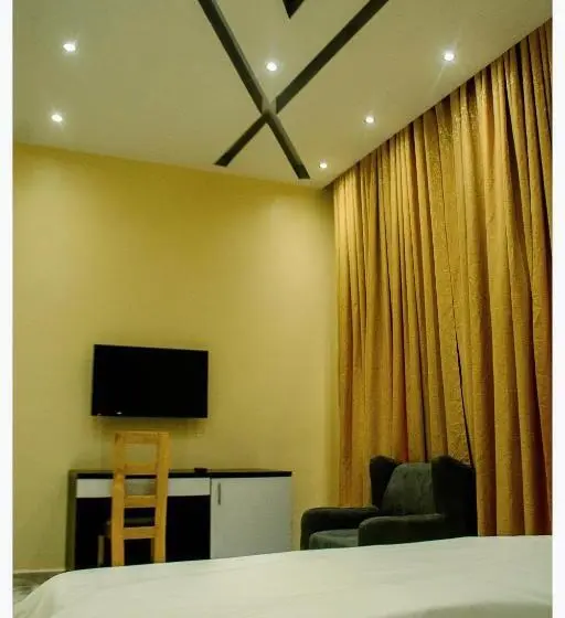 اتاق لوکس با تخت بزرگ, House 7a