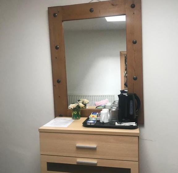 이코노미 트리플 룸, Prestashortstays