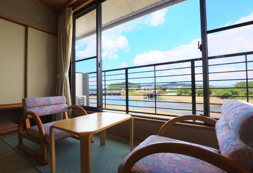 이코노미 트리플 룸, 南郷温泉 二葉屋