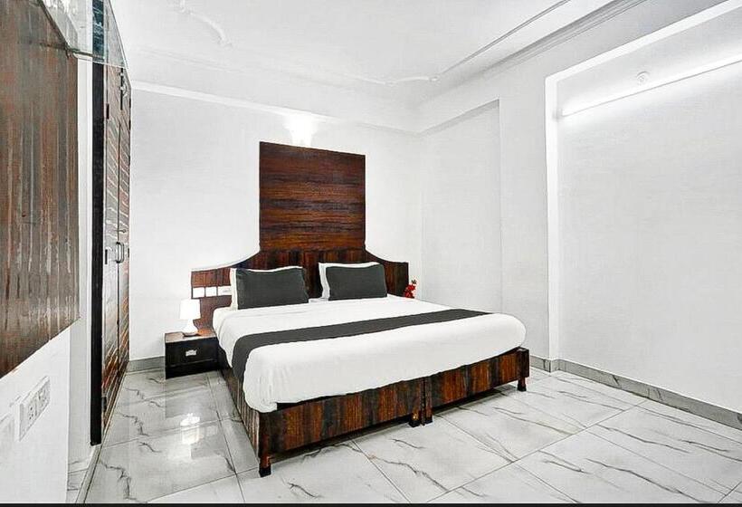 Номер Deluxe, Collection O Hotel Sky Inn