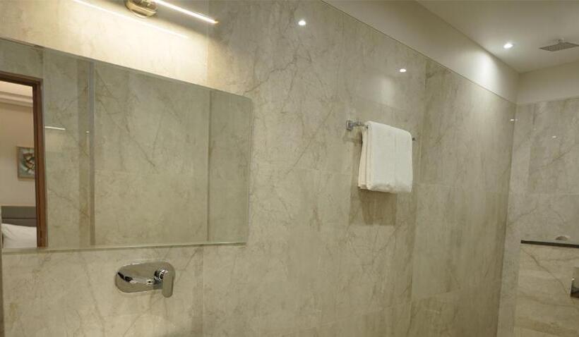 غرفة ديلوكس, Alwar Royals