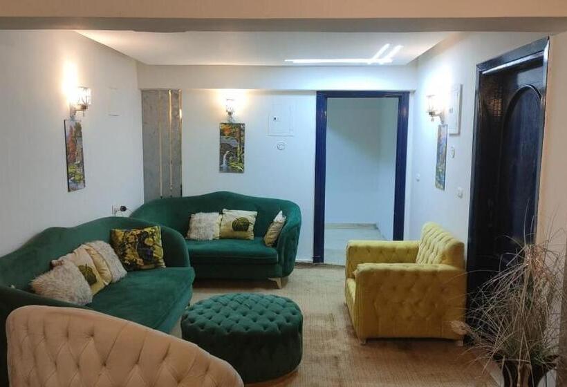 اتاق استاندارد, Giza City