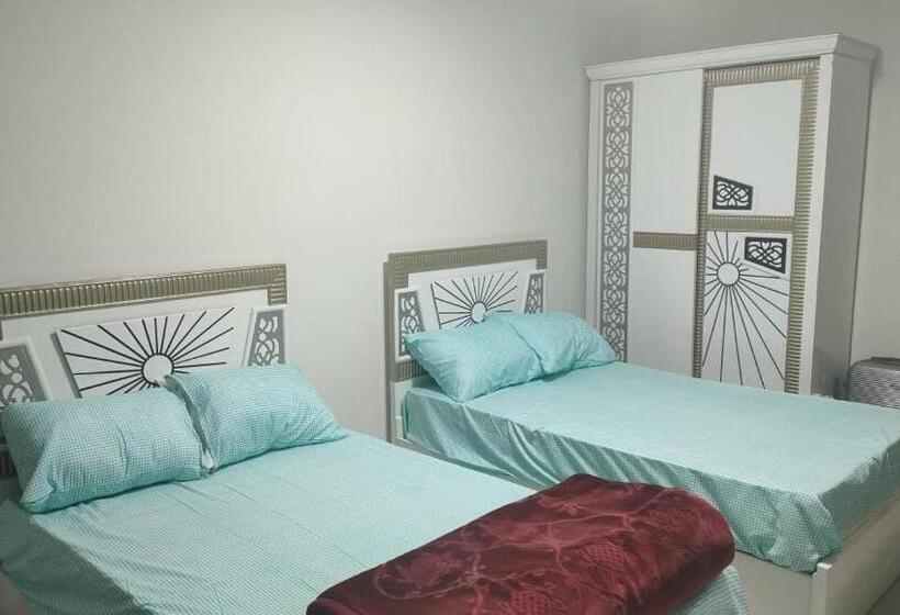 اتاق استاندارد سه نفره, Giza City