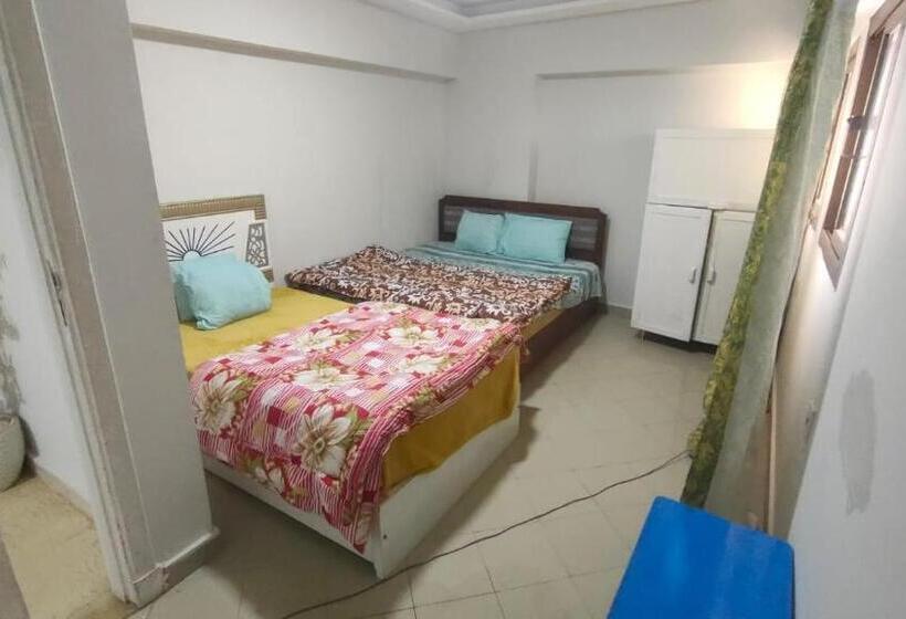 اتاق استاندارد سه نفره, Giza City