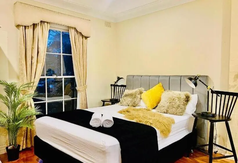 ファミリールーム, Charming Granny Flat Conveniently Located Near Knox Shopping Center