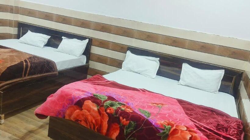 Quarto Familiar Deluxe, K.d.dham Near Prem Mandir