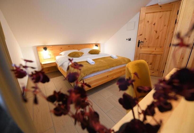 اتاق اکونومی, Vila Ana