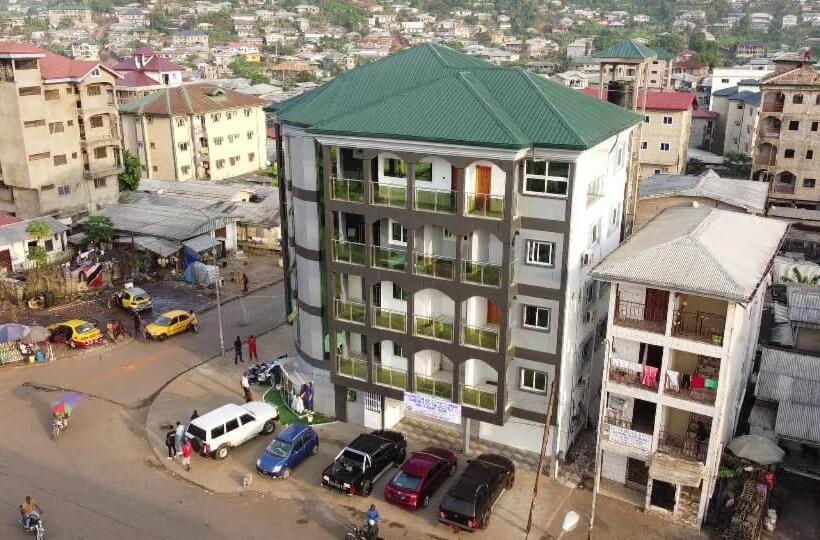 1 Schlafzimmer Apartment mit Balkon, Movomo Limbe