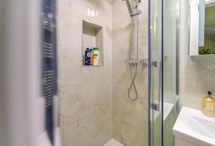 스탠다드 룸 킹사이즈 침대, 12 Elmwood