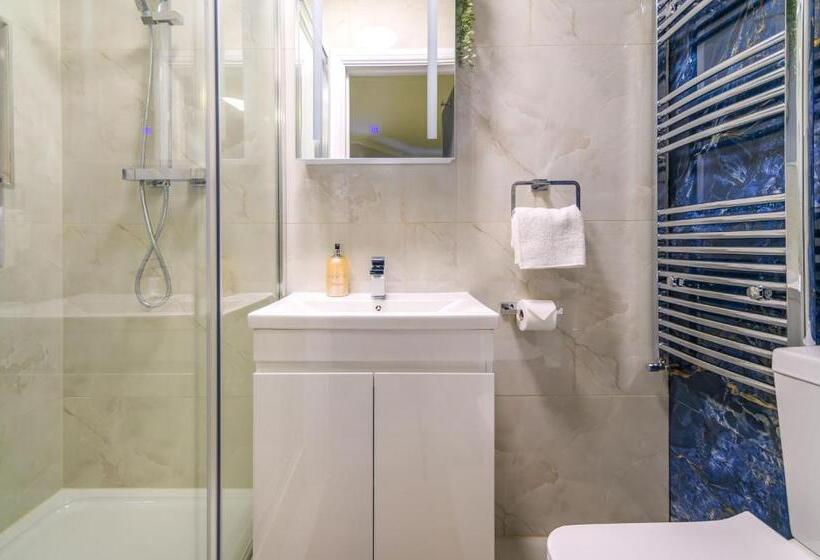 스탠다드 룸 킹사이즈 침대, 12 Elmwood