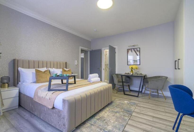 스탠다드 룸 킹사이즈 침대, 12 Elmwood