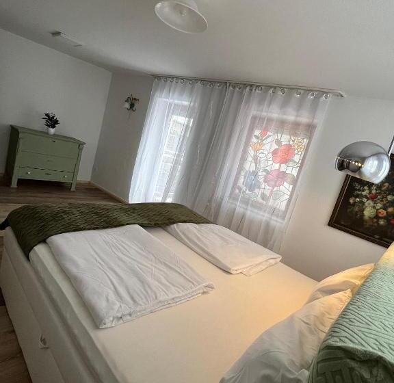 スイート, Haus Zum Guten Hirten