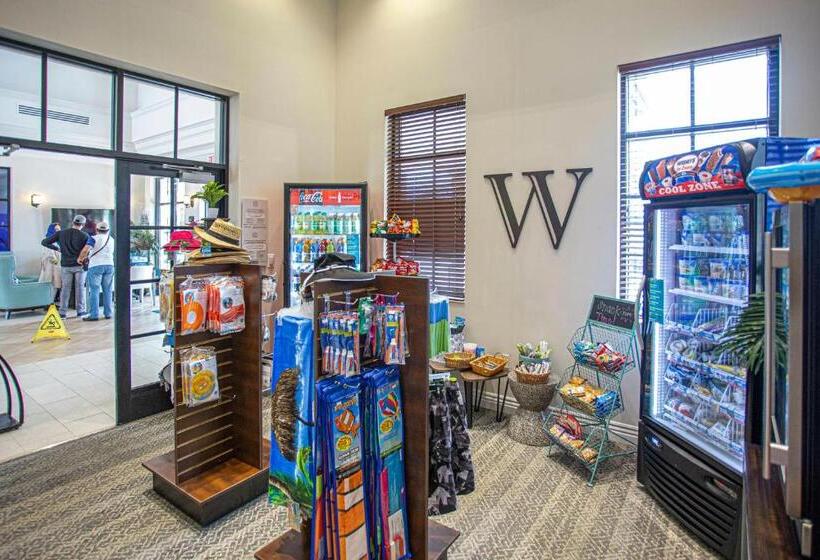 Апартаменты 1 Спальня, 1631 Lima Avenue