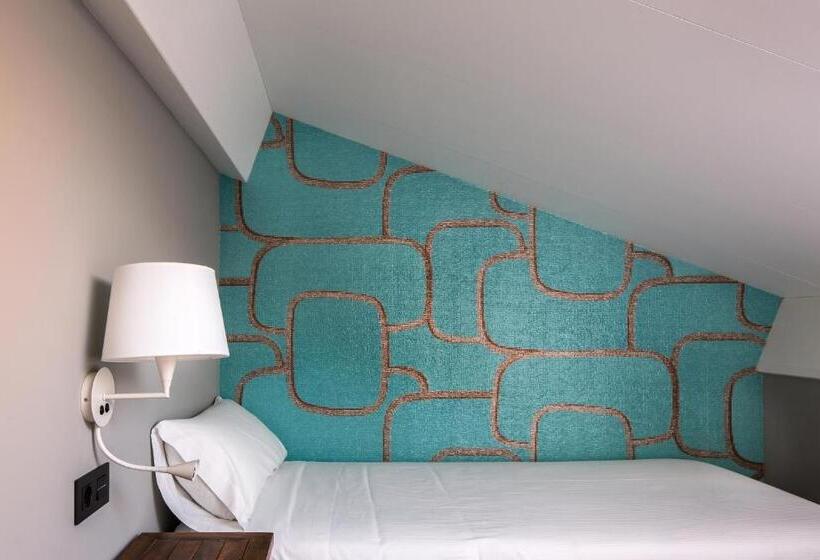 デラックスファミリールーム, Atalaia