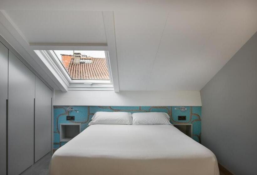 デラックスファミリールーム, Atalaia