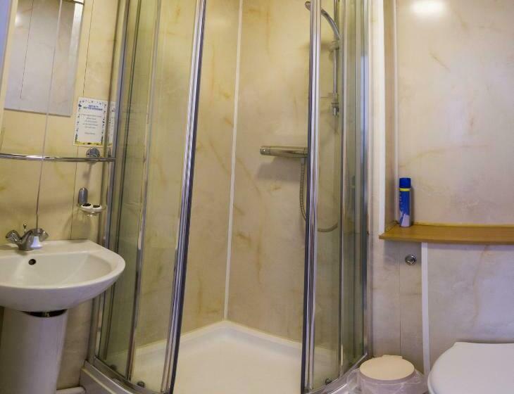 اتاق استاندارد یک نفره, Raynscourt Lodge
