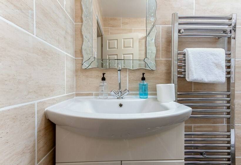 ファミリールーム, The Limes