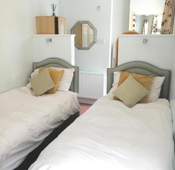 スタンダードルーム, The Pier