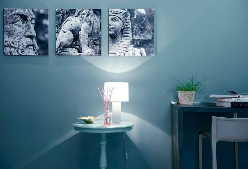 استودیوی لوکس, Residence Leopoldo