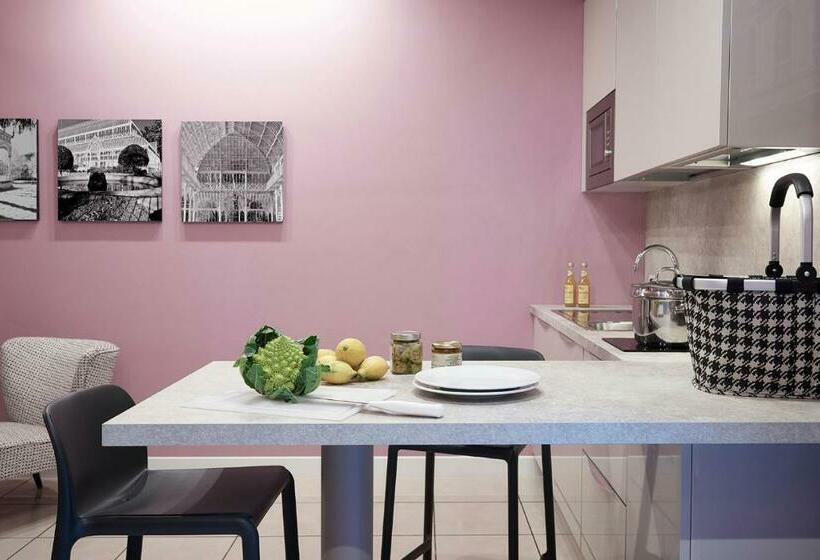 استودیوی لوکس, Residence Leopoldo