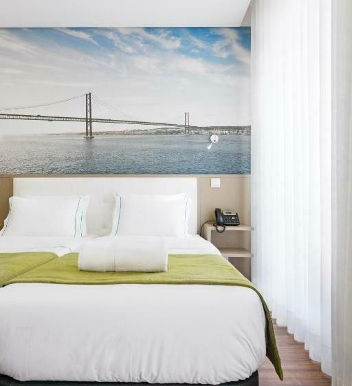 Camera Standard, Fenicius Charme