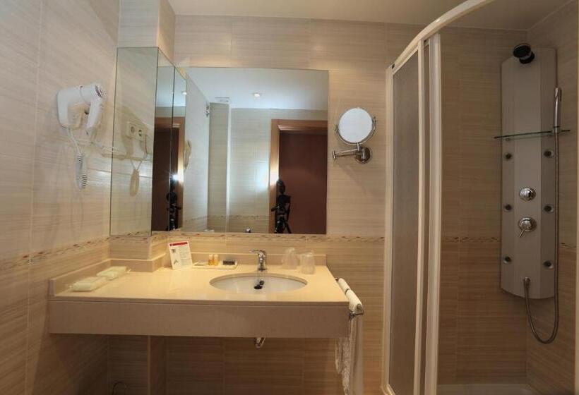 اتاق رمانتیک, Hc Siguenza