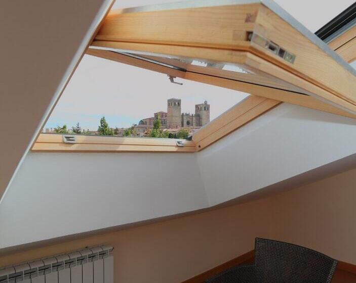 اتاق سوپریور, Hc Siguenza