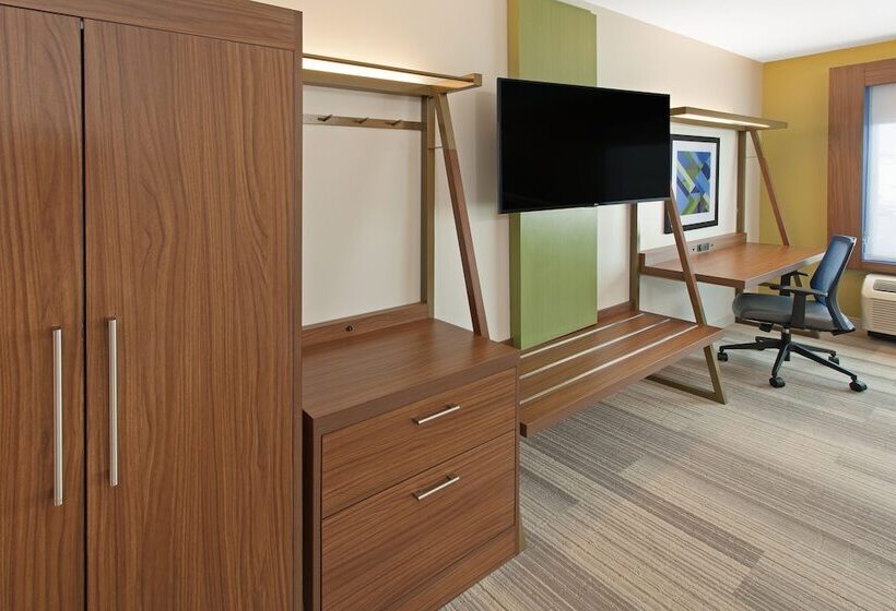 适合残疾人士使用的套间, Holiday Inn Express & Suites   Sterling Heights Detroit Area, An Ihg