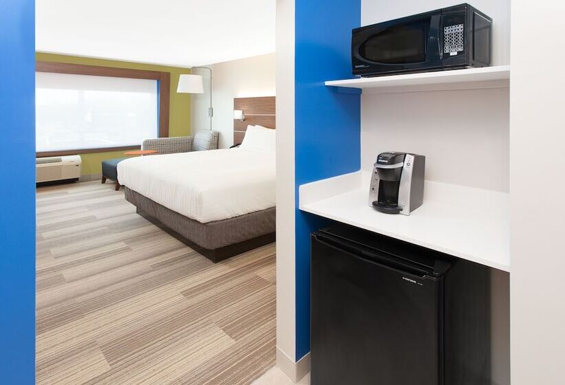 جناح, Holiday Inn Express & Suites   Sterling Heights Detroit Area, An Ihg