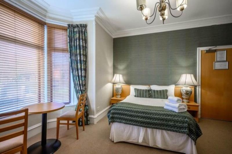 스탠다드 룸, The Dunavon