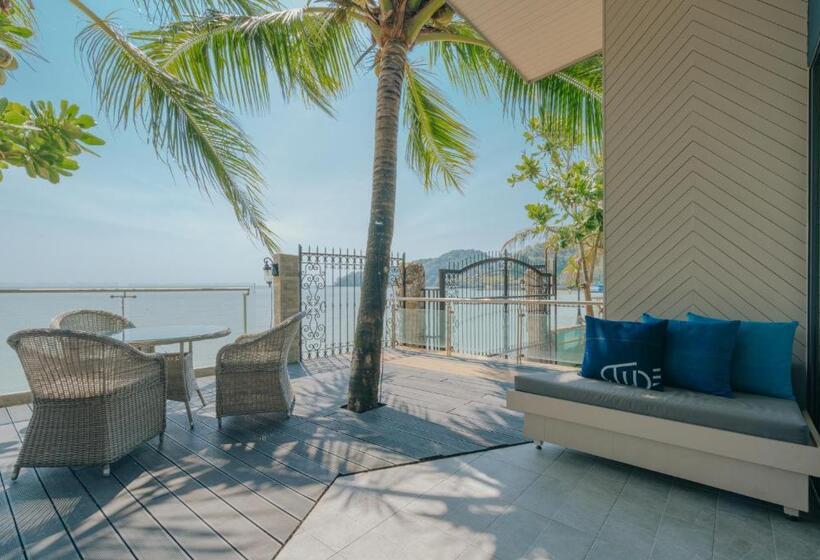 豪华海景房, Tide Phuket Beach Front