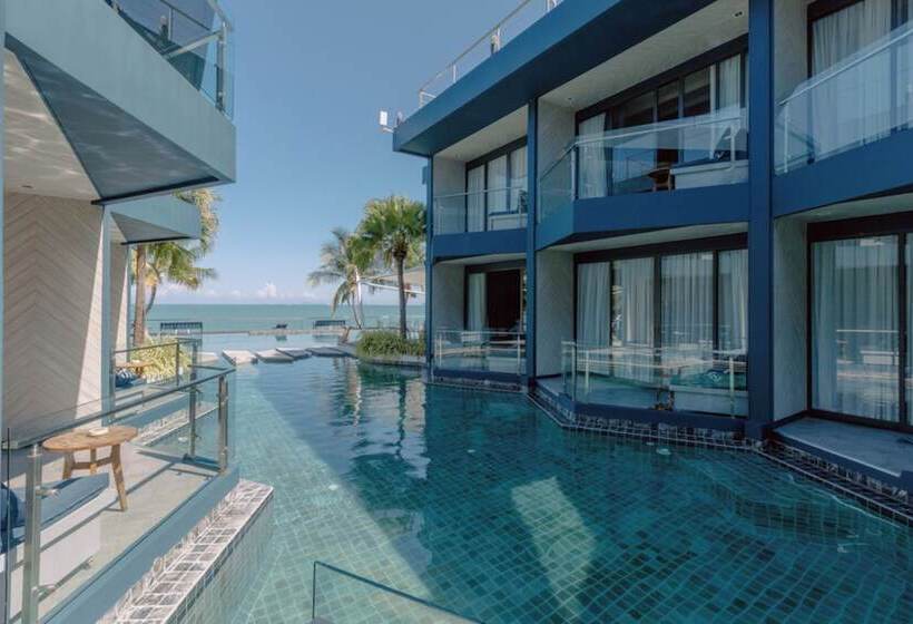 디럭스 룸, Tide Phuket Beach Front